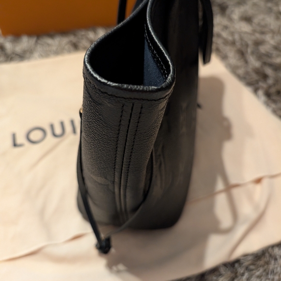 Louis Vuitton Neverfull MM Empreinte Monogram Black Leather Tote NWT - Picture 13 of 16